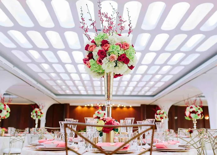 Queen Elizabeth 2 Hotel