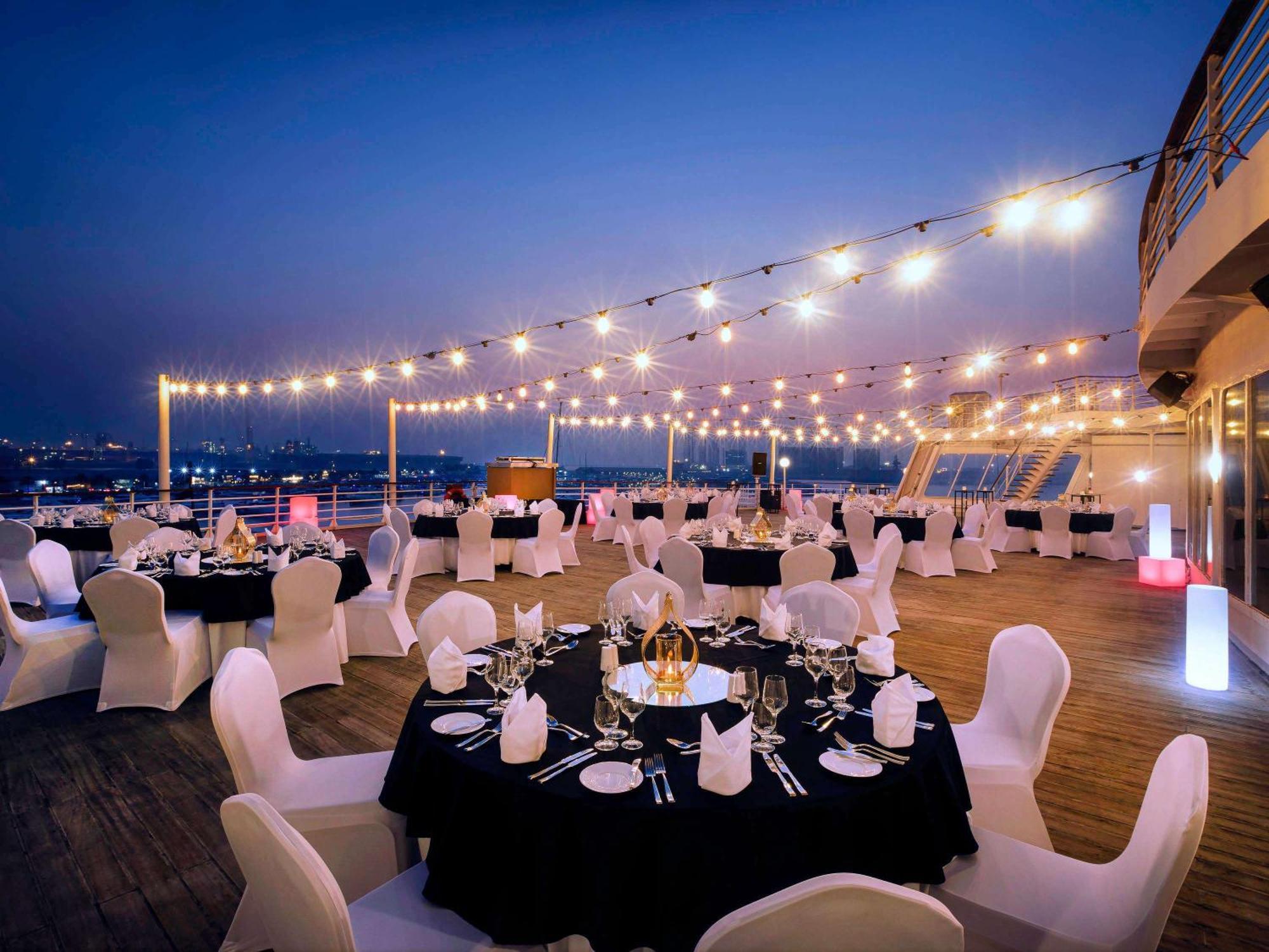 Queen Elizabeth 2 Hotel Dubaï